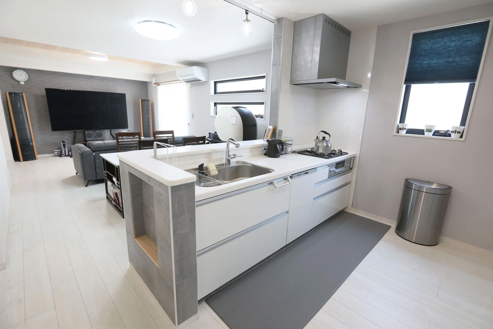 オープンキッチンとは?種類と特徴、メリット・デメリットを紹介 | 注文住宅・家を建てるなら一建設株式会社