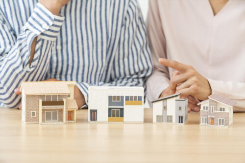 「建売住宅と分譲住宅の違いは？それぞれの特徴やメリット、向いている方などを解説」のアイキャッチ画像