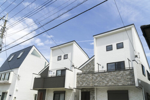 「3階建て住宅のメリット・デメリットは？後悔しないためのポイントも紹介」のアイキャッチ画像